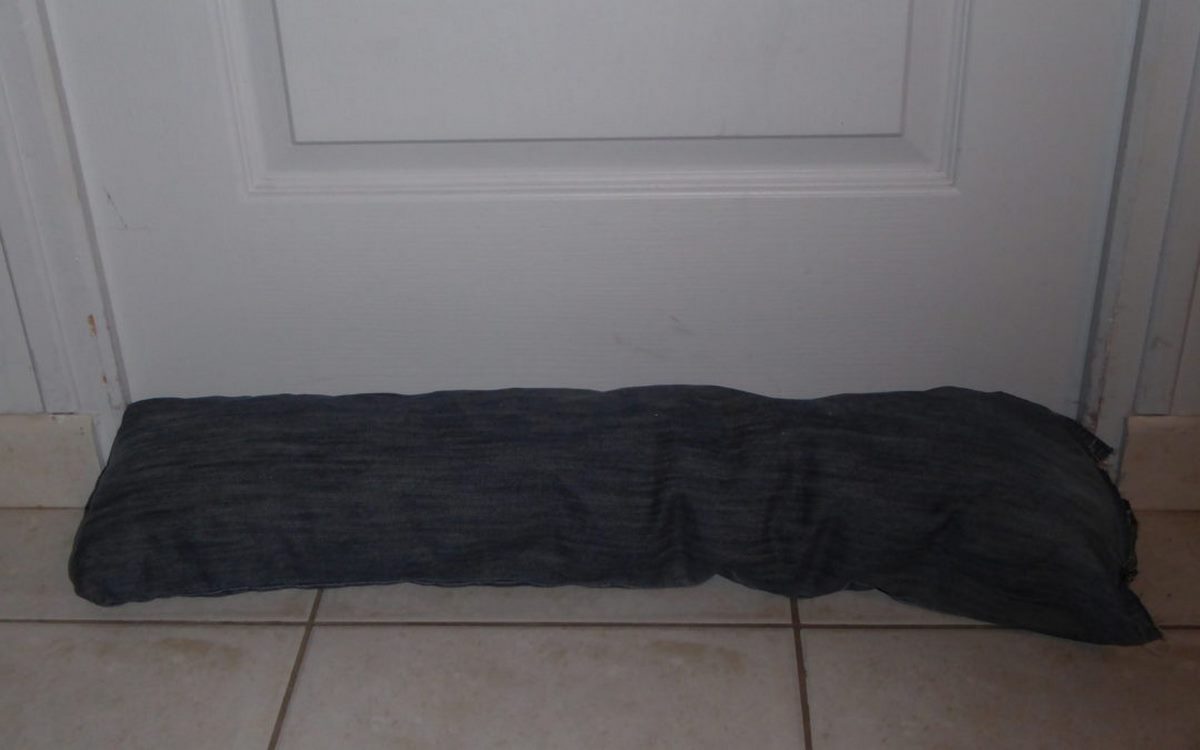 Tuto / DIY Boudin de porte - recyclage de jeans ou de rideaux