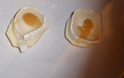 Fromage de chèvre sur pomme au miel